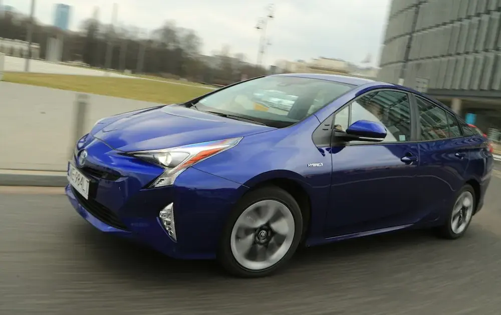 Ile pali Toyota Prius? Sprawdź, jak zaoszczędzić na paliwie