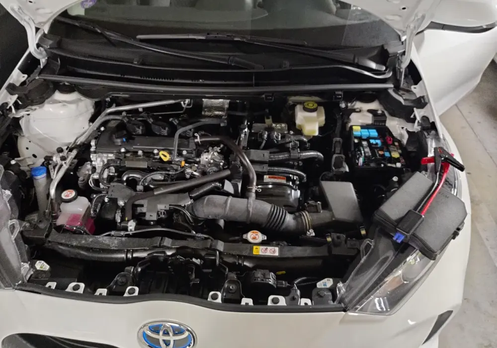 Jak odpalić toyotę hybrydę na kable i uniknąć problemów z akumulatorem