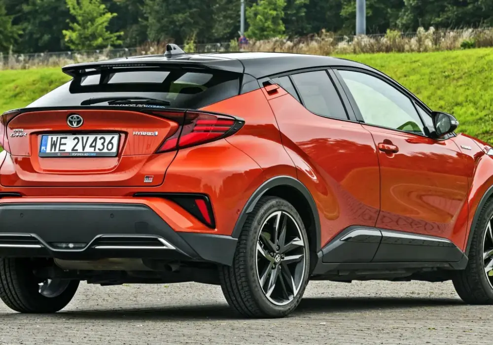 Ile kosztuje Toyota hybryda? Zobacz ceny i modele, które warto znać