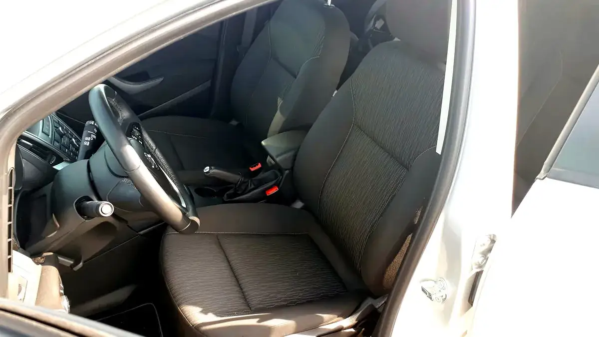 Zdjęcie Jak włączyć podgrzewane fotele w opel astra h i uniknąć problemów