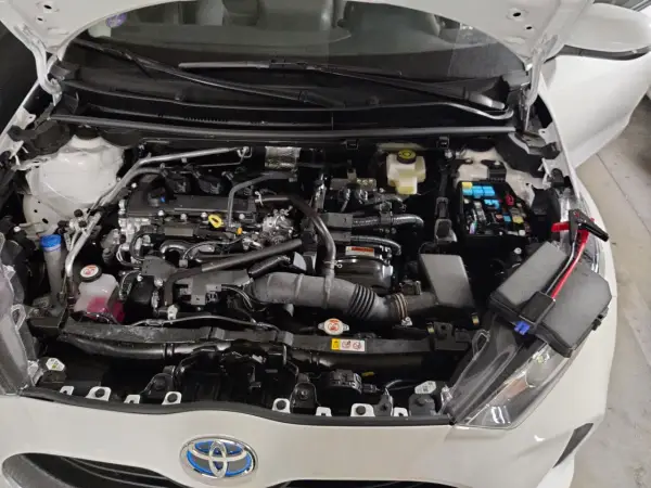 Jak odpalić toyotę hybrydę na kable i uniknąć problemów z akumulatorem